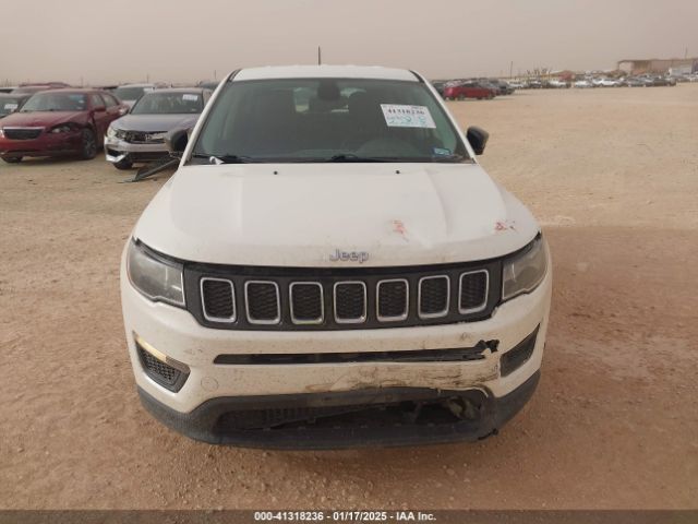 3C4NJCAB8JT300099 Jeep Compass Sport Fwd