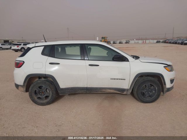 3C4NJCAB8JT300099 Jeep Compass Sport Fwd