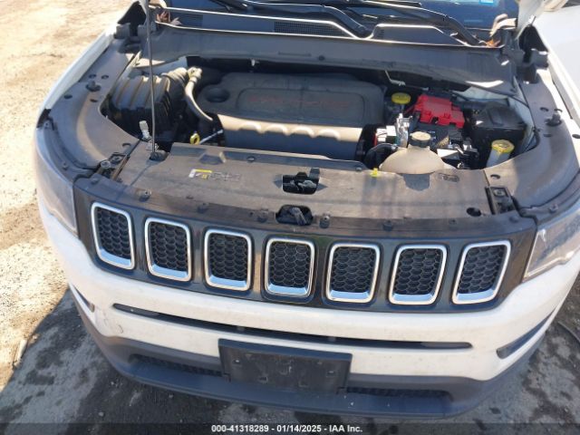 3C4NJDBB5KT742280 Jeep Compass Latitude 4x4