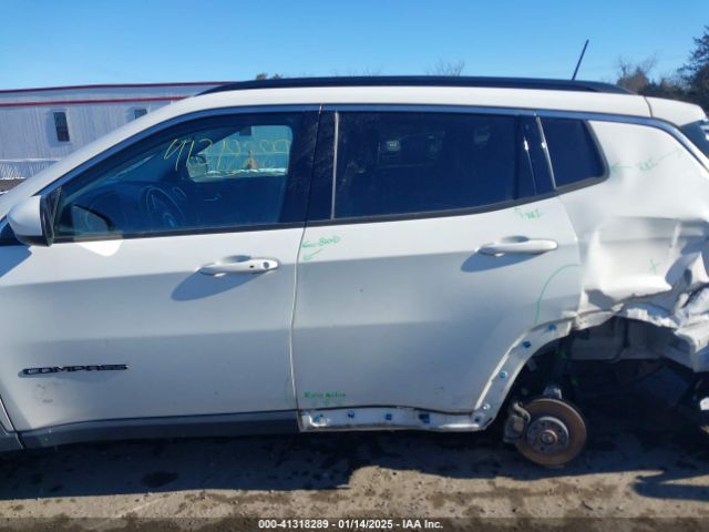 3C4NJDBB5KT742280 Jeep Compass Latitude 4x4