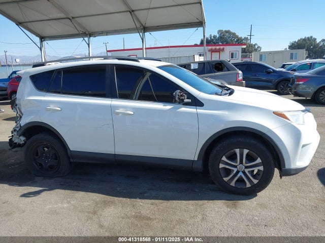 Toyota RAV4 LE 2017 JTMZFREV2HJ711817 Image 14