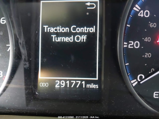 Toyota RAV4 LE 2017 JTMZFREV2HJ711817 Image 16