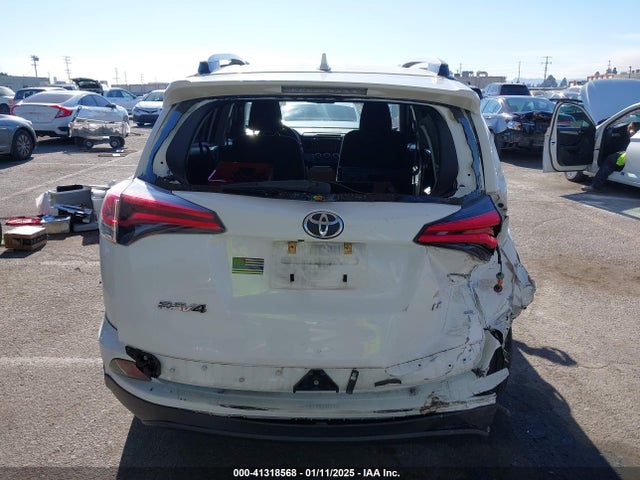 Toyota RAV4 LE 2017 JTMZFREV2HJ711817 Image 17