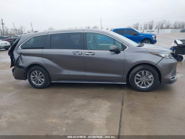 5TDYRKEC5NS109260 Toyota SIENNA XLE