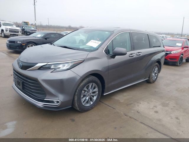5TDYRKEC5NS109260 Toyota SIENNA XLE