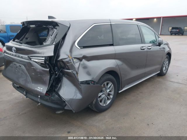 5TDYRKEC5NS109260 Toyota SIENNA XLE