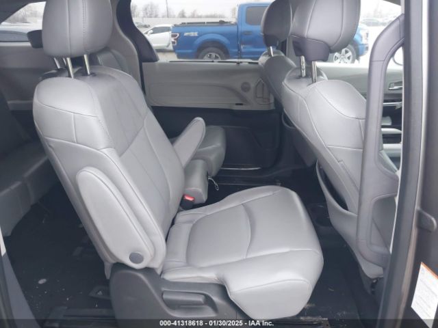 5TDYRKEC5NS109260 Toyota SIENNA XLE
