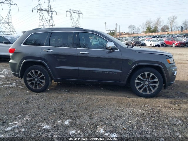 1C4RJFCG2HC739820 Jeep Grand Cherokee Overland 4x4