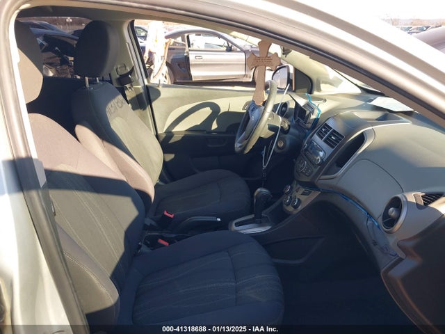 1G1JC5SH7F4100148 Chevrolet Sonic Lt Auto