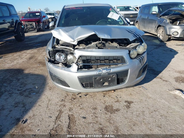 1G1JC5SH7F4100148 Chevrolet Sonic Lt Auto