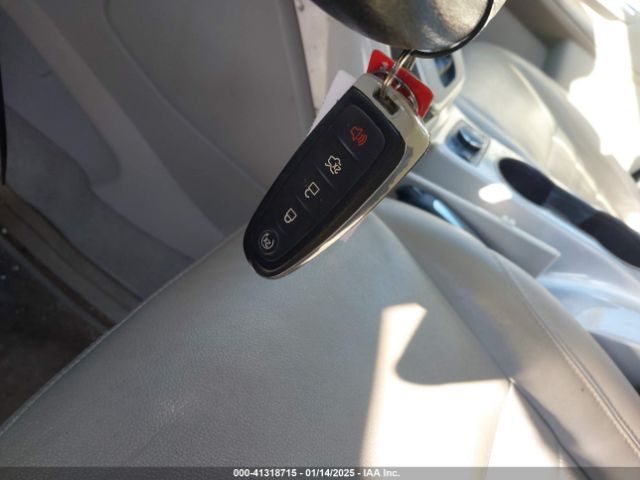 1FADP5CU8FL109067 Ford C-max Energi Sel
