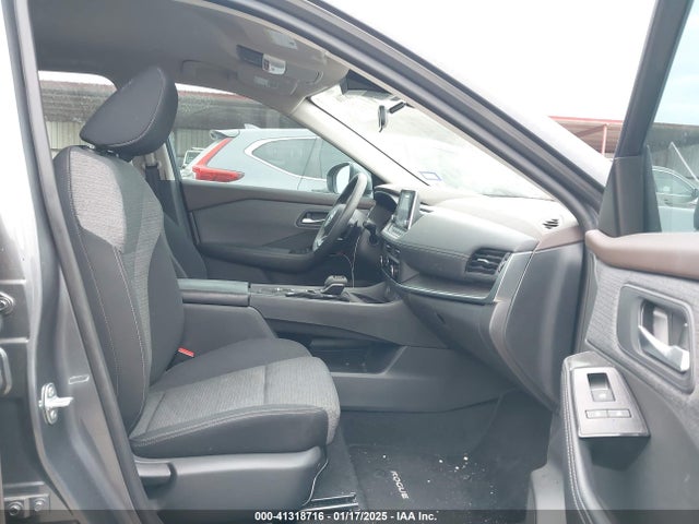 5N1BT3BA0PC875770 Nissan Rogue Sv Fwd