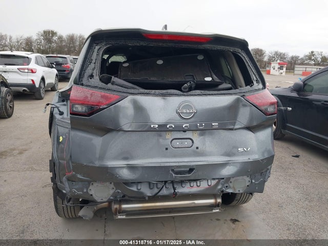 5N1BT3BA0PC875770 Nissan Rogue Sv Fwd