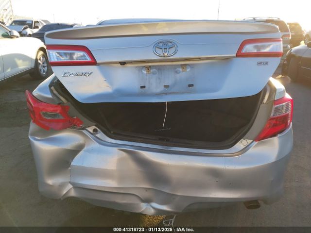 4T1BF1FK0EU824713 Toyota CAMRY SE