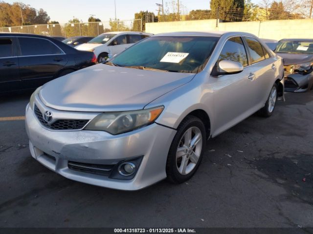 4T1BF1FK0EU824713 Toyota CAMRY SE
