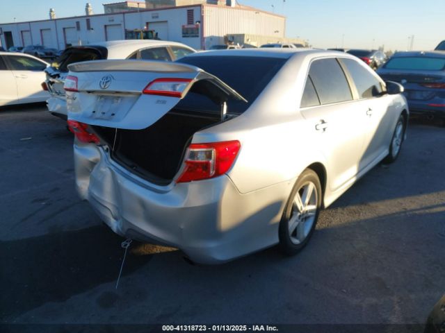 4T1BF1FK0EU824713 Toyota CAMRY SE