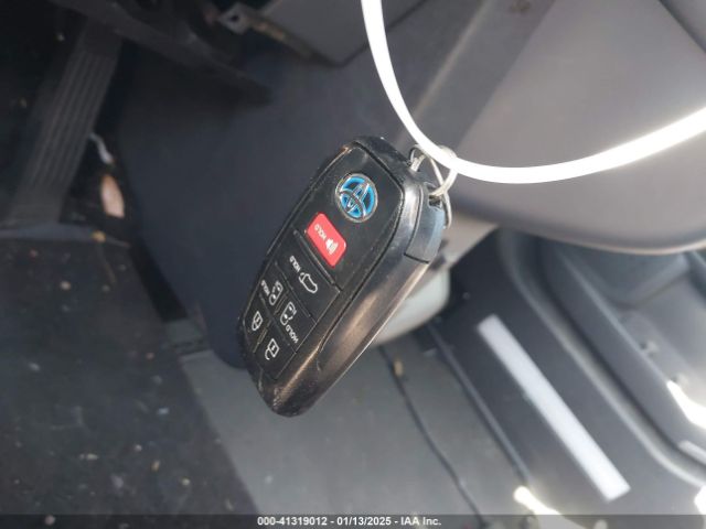 5TDDSKFC0PS074440 Toyota Sienna Xse