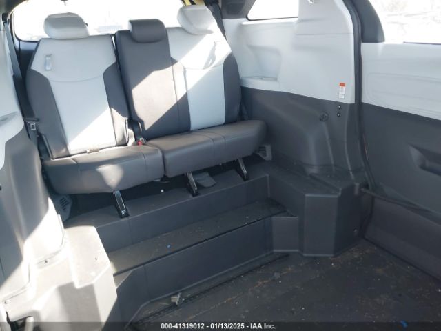 5TDDSKFC0PS074440 Toyota Sienna Xse