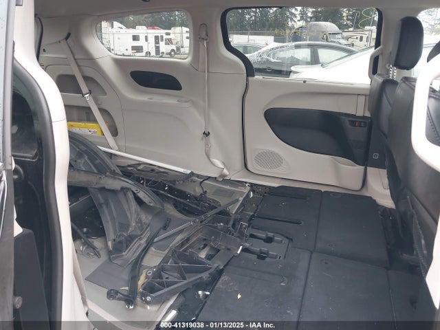 Chrysler Pacifica Touring L 2024 2C4RC1BG3RR124751 Image 8