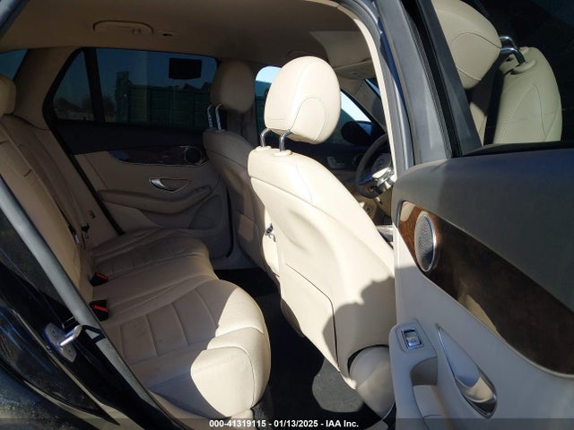 WDC0G4JB7JF330116 Mercedes-Benz GLC 300