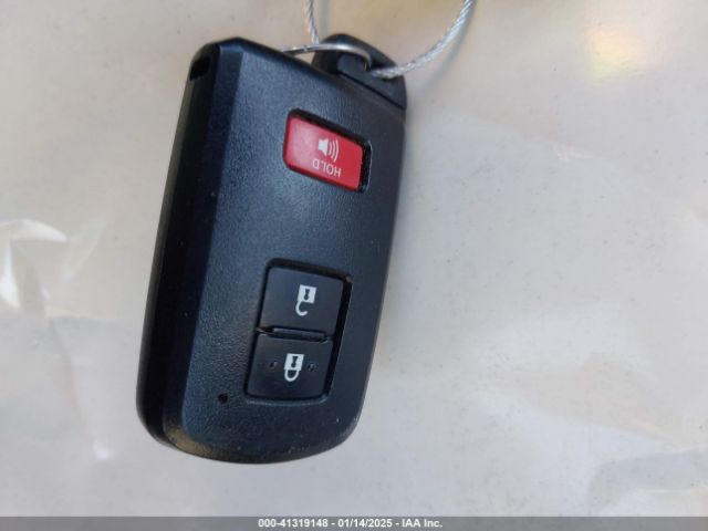 JTDZN3EUXHJ062209 Toyota PRIUS V