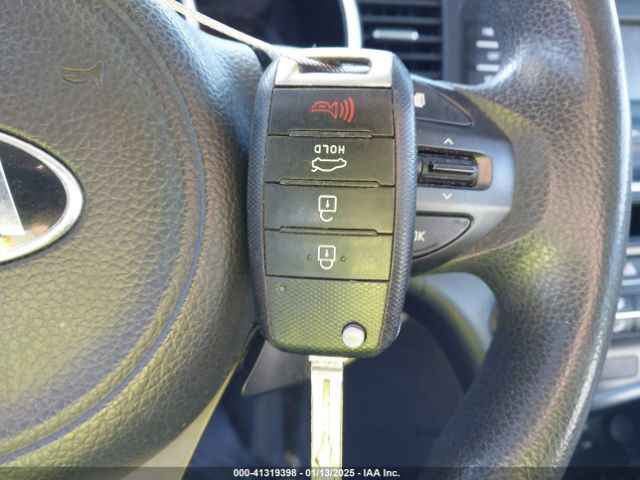 KNAGM4A70E5475144 KIA Optima Lx