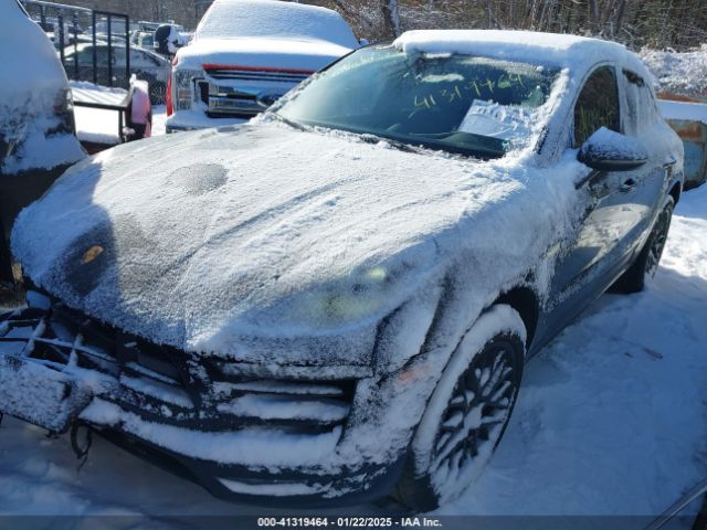 2017 PORSCHE MACAN WP1AG2A51HLB54392 Photo 1
