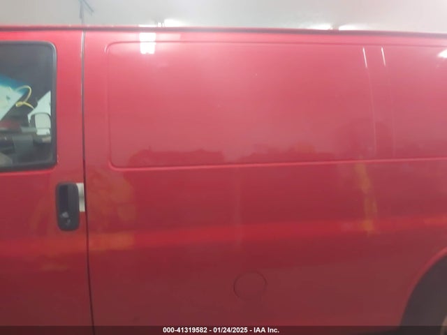 Chevrolet Express 2500 Work Van 2017 1GCWGAFF3H1103538 Image 15