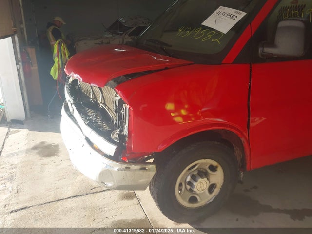 Chevrolet Express 2500 Work Van 2017 1GCWGAFF3H1103538 Image 18