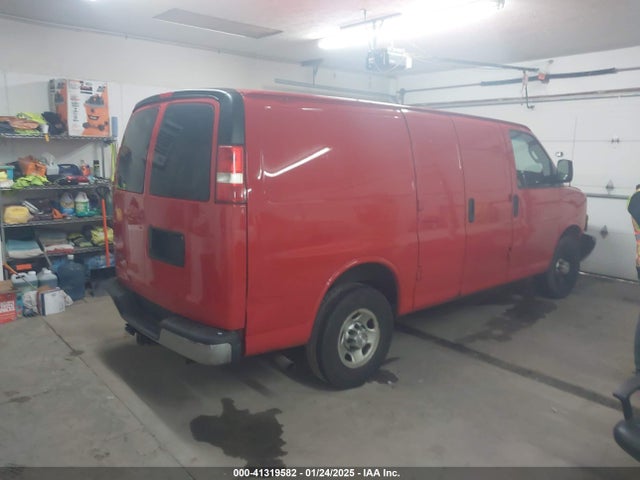 Chevrolet Express 2500 Work Van 2017 1GCWGAFF3H1103538 Image 4