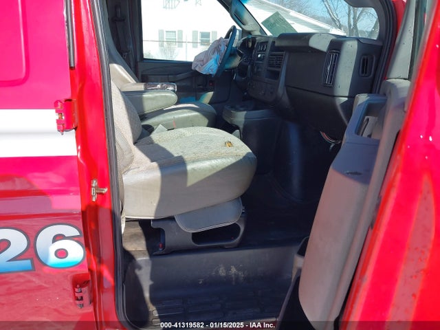Chevrolet Express 2500 Work Van 2017 1GCWGAFF3H1103538 Image 5