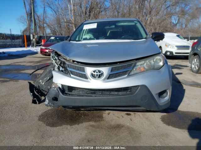JTMBFREV8FJ050857 Toyota RAV4 LE