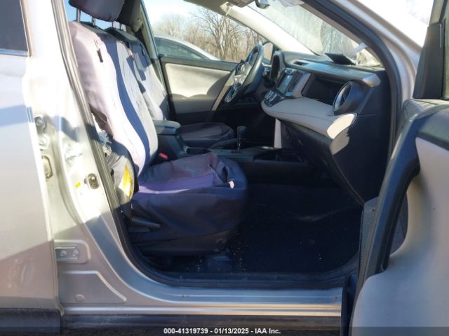 JTMBFREV8FJ050857 Toyota RAV4 LE