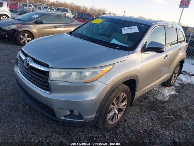 Toyota Highlander Xle V6 2014 5TDJKRFH5ES028011 Image 2