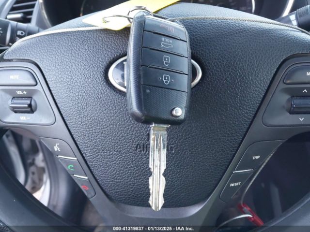 KNAFK4A63G5557879 KIA FORTE LX