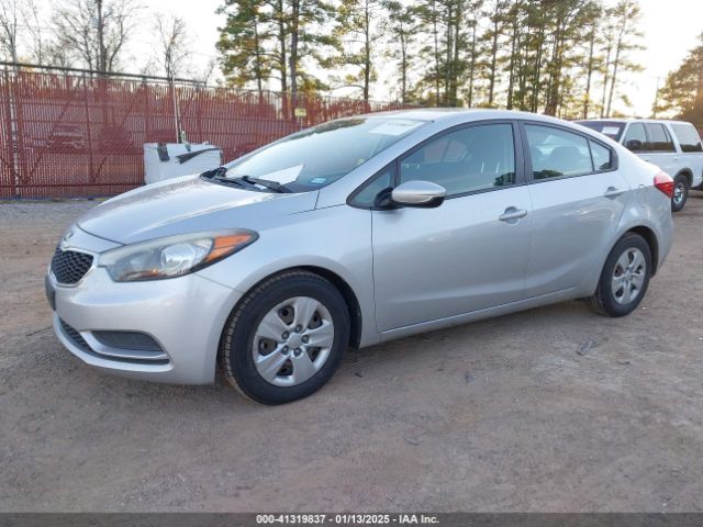 KNAFK4A63G5557879 KIA FORTE LX