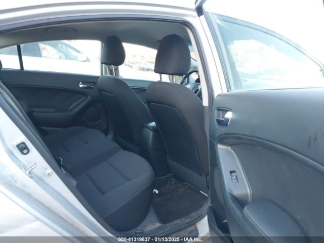 KNAFK4A63G5557879 KIA FORTE LX