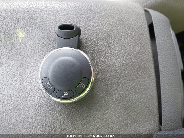 2009 MINI COOPER S CLUBMAN WMWMM335X9TP73937 Photo 10