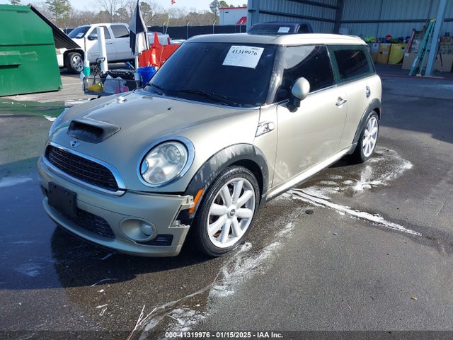 2009 MINI COOPER S CLUBMAN WMWMM335X9TP73937 Photo 1