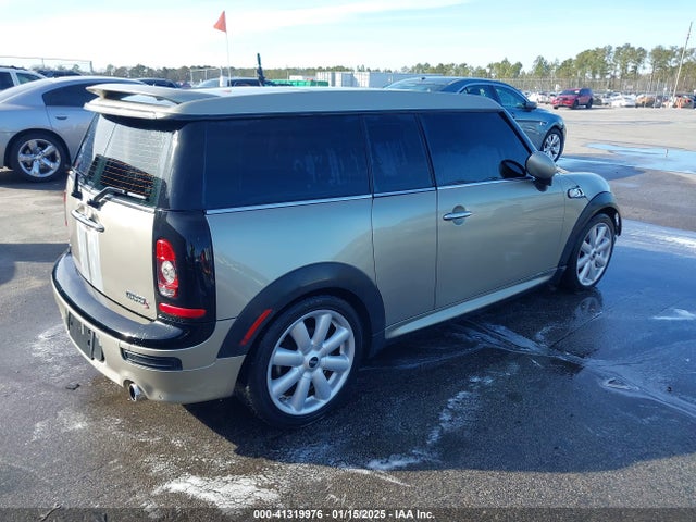 2009 MINI COOPER S CLUBMAN WMWMM335X9TP73937 Photo 3