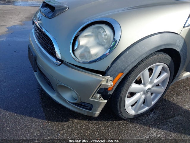 2009 MINI COOPER S CLUBMAN WMWMM335X9TP73937 Photo 5