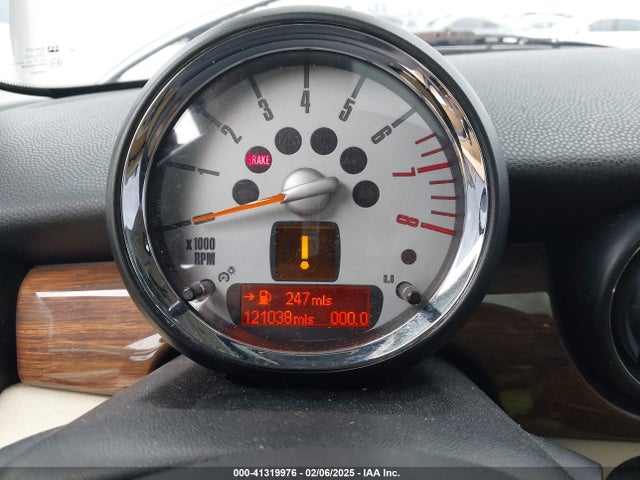 2009 MINI COOPER S CLUBMAN WMWMM335X9TP73937 Photo 6