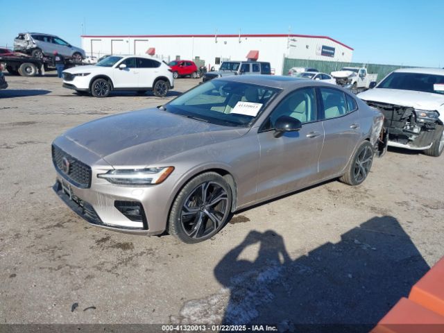 7JRL12FL0RG280628 Volvo S60 B5 Plus Dark Theme
