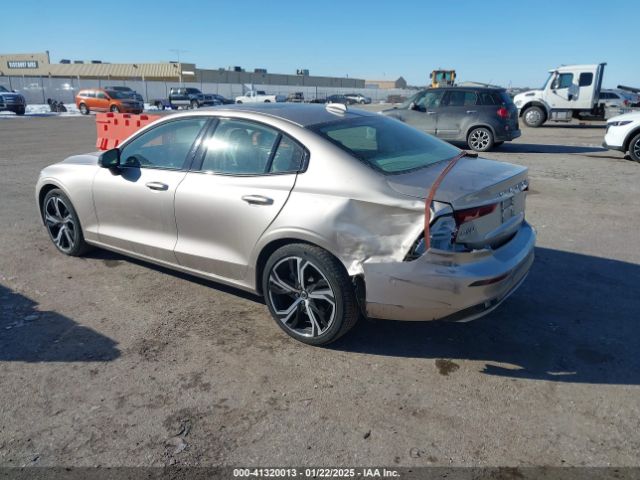 7JRL12FL0RG280628 Volvo S60 B5 Plus Dark Theme