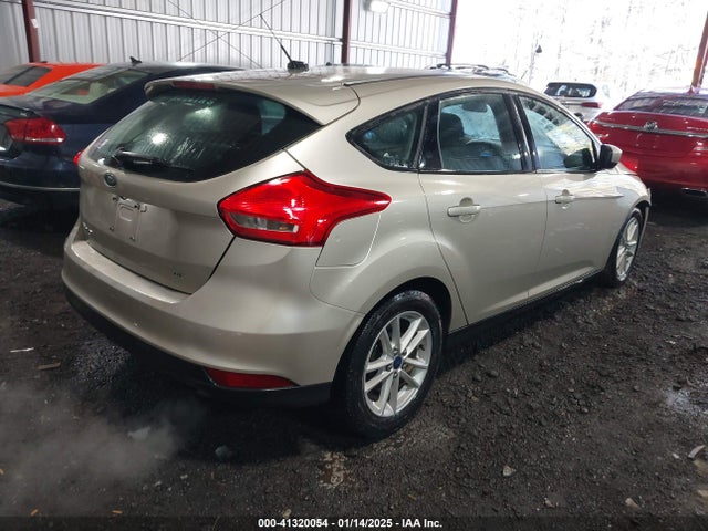 Ford FOCUS SE 2018 1FADP3K23JL231381 Image 4