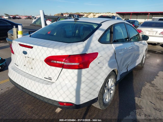 Ford FOCUS SE 2016 1FADP3F24GL204936 Image 4