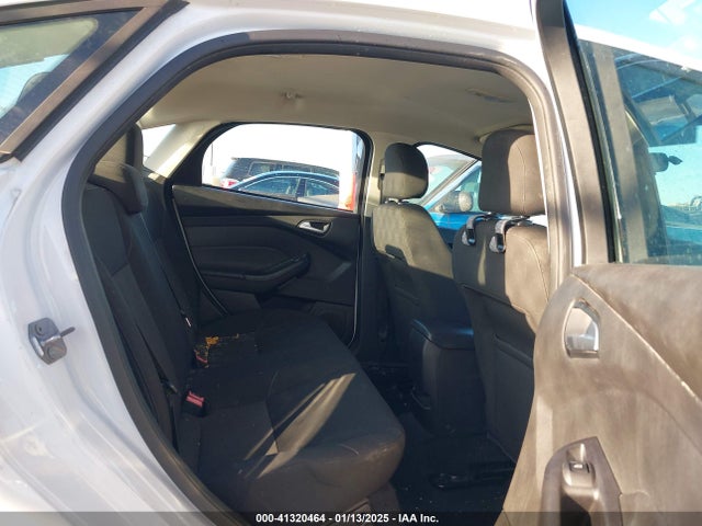 Ford FOCUS SE 2016 1FADP3F24GL204936 Image 8
