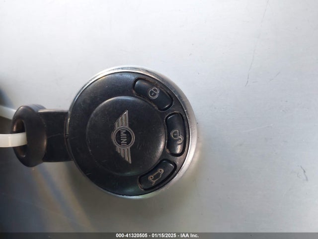 2011 MINI COOPER WMWSU3C5XBT095364 Photo 10