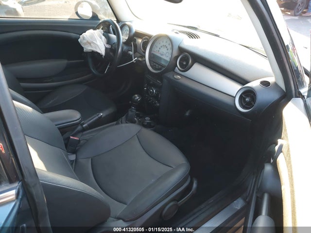 2011 MINI COOPER WMWSU3C5XBT095364 Photo 4