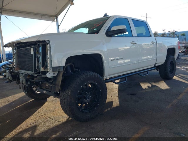 Chevrolet Silverado 1500 2lt 2018 3GCUKREC3JG394691 Image 2